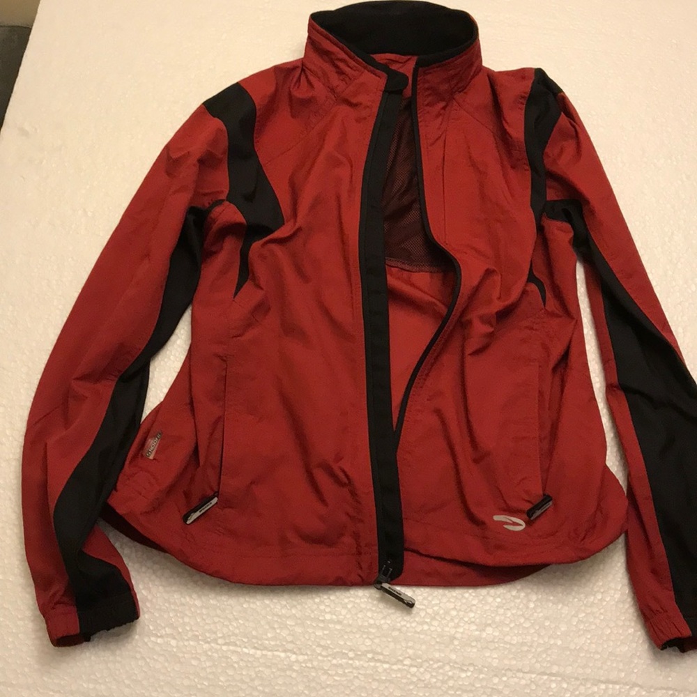 Women’s running outerwear by BrooksRunning